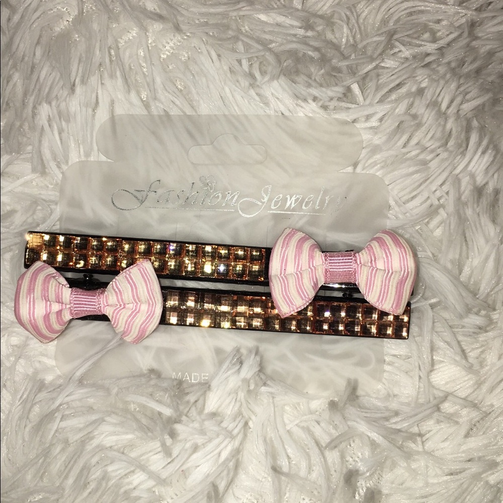 Pick & white Hair clips